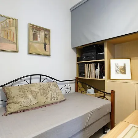 Apartament Sunny Cozy Flat Only 3min From The *
