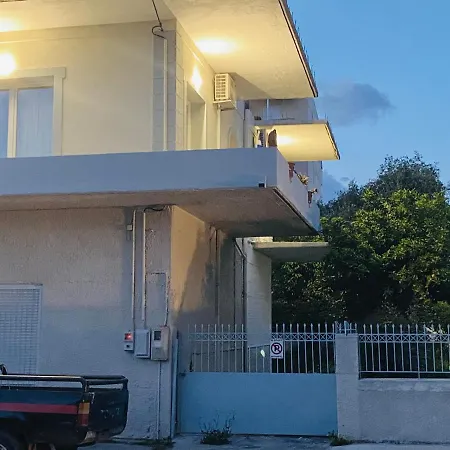 Sunny Cozy Flat Only 3min From The Apartamento Kalamata
