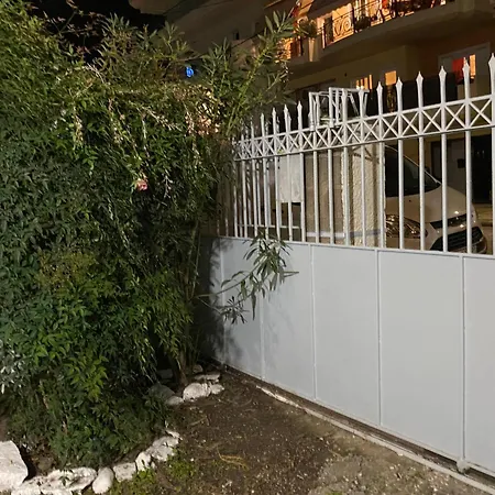 Sunny Cozy Flat Only 3min From The Kalamata
