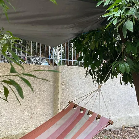 Apartament Sunny Cozy Flat Only 3min From The Kalamata