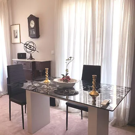 Sunny Cozy Flat Only 3min From The