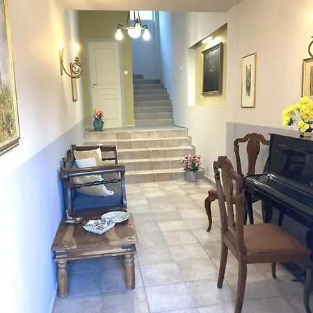 Sunny Cozy Flat Only 3min From The *