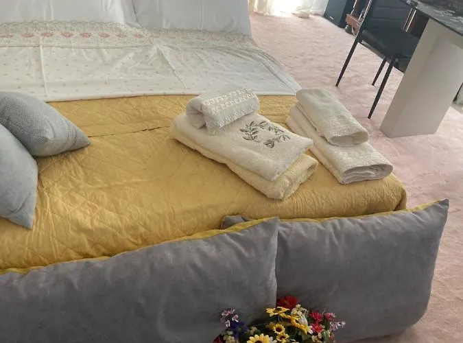 Sunny Cozy Flat Only 3min From The * Kalamata