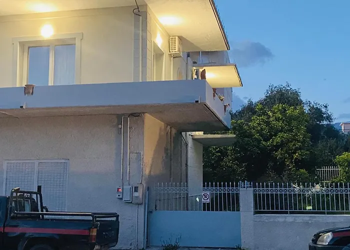Sunny Cozy Flat Only 3min From The Apartamento Kalamata