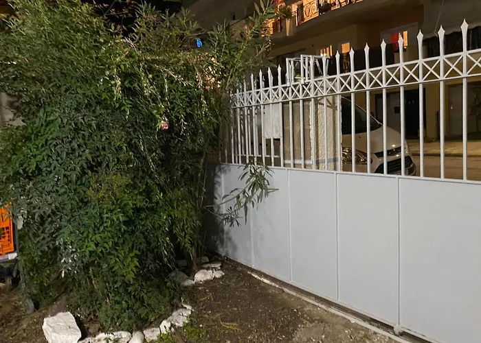 Sunny Cozy Flat Only 3min From The Kalamata
