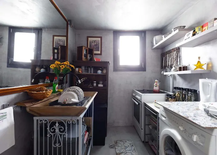 Sunny Cozy Flat Only 3min From The Kalamata