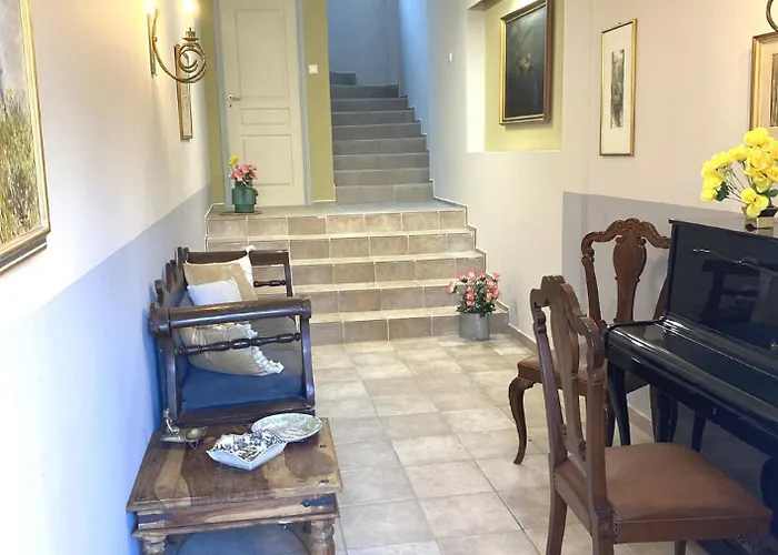 Sunny Cozy Flat Only 3min From The *