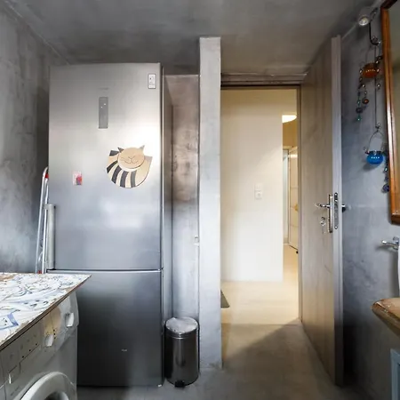 Sunny Cozy Flat Only 3min From The *