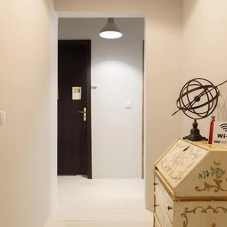 Sunny Cozy Flat Only 3min From The Apartment *