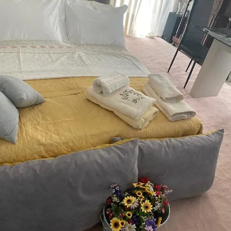 Sunny Cozy Flat Only 3min From The * 칼라마타