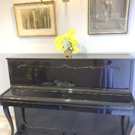 Sunny Cozy Flat Only 3min From The * Kalamata