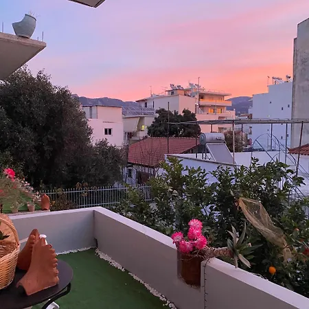 Sunny Cozy Flat Only 3min From The Kalamata