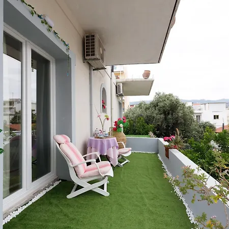 Apartment Sunny Cozy Flat Only 3min From The *