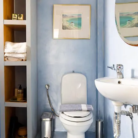 Sunny Cozy Flat Only 3min From The 아파트 칼라마타
