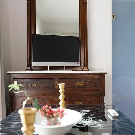 Apartment Sunny Cozy Flat Only 3min From The Kalamata