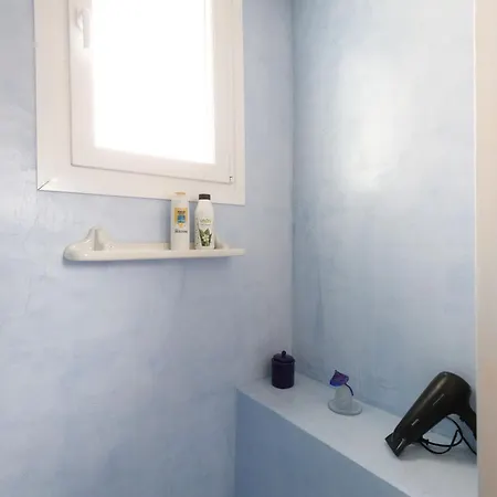 Sunny Cozy Flat Only 3min From The * Kalamata