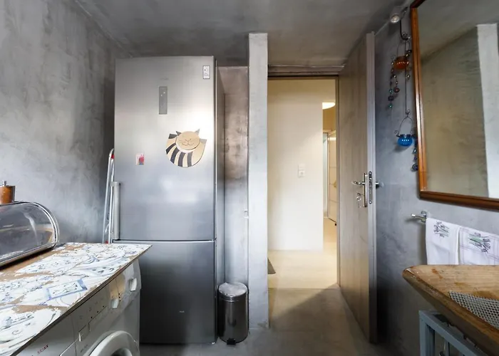 Sunny Cozy Flat Only 3min From The *