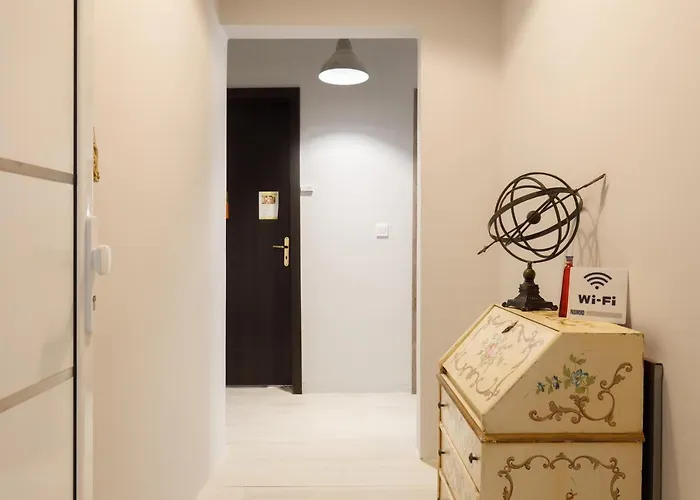 Sunny Cozy Flat Only 3min From The Апартаменты *