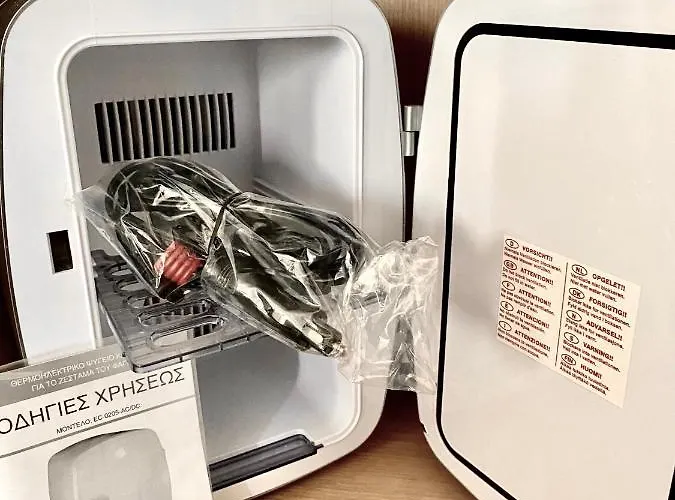 Апартаменты Sunny Cozy Flat Only 3min From The Каламата