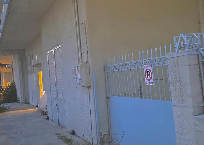 Sunny Cozy Flat Only 3min From The Апартаменты