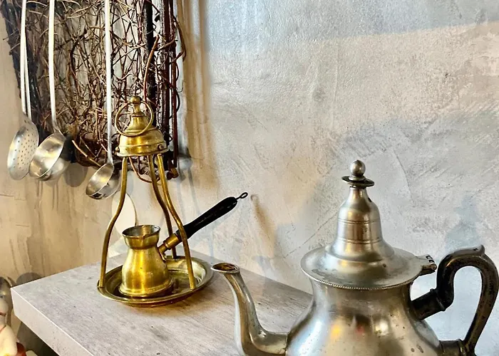 Апартаменты Sunny Cozy Flat Only 3min From The Каламата