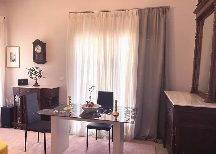 Sunny Cozy Flat Only 3min From The Апартаменты *